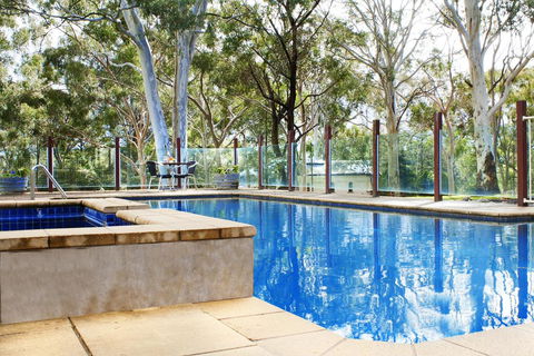 George Kerferd Hotel - Tourism Noosa 0