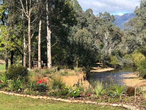 GGs By The River - Tourism Noosa 2