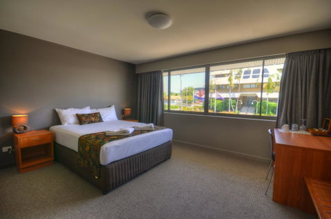 Gladstone Reef Hotel Motel - Tourism Noosa 3