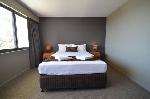 Gladstone Reef Hotel Motel - Tourism Noosa 0