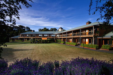 Glen Erin At Lancefield - Tourism Noosa 0