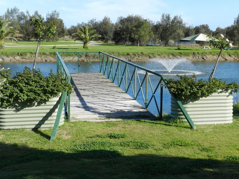Golden Ponds - Tourism Noosa 0