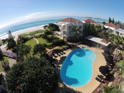 Golden Riviera Absolute Beachfront Resort - Tourism Noosa 0