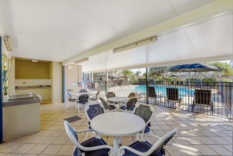 Golden Riviera Absolute Beachfront Resort - Tourism Noosa 1