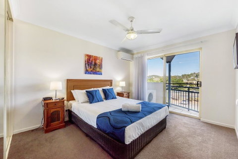 Golden Riviera Absolute Beachfront Resort - Tourism Noosa 3