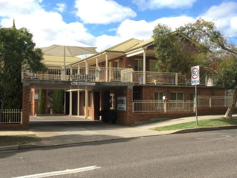 Golf Links Motel - Tourism Noosa 0