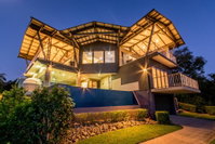 GRAND LUXURY MANSION WITH POOL 2 BUGGIES AND FABULOUS OCEAN VIEWS