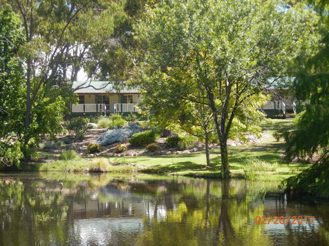 Granite Gardens Cottages & Lake Retreat - Tourism Noosa 0