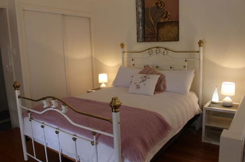 Granite Gardens Cottages & Lake Retreat - Tourism Noosa 1