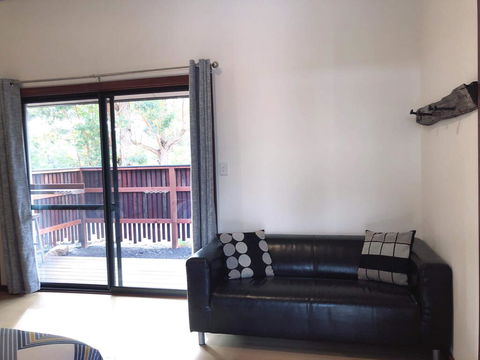 GRAPE JUICE STUDIOs 4km To Town And Surfers Point - Tourism Noosa 1