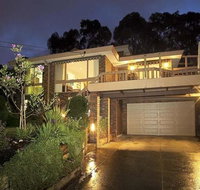Great Views/Location 5 bedrooms in Glen Waverley - Tourism Noosa