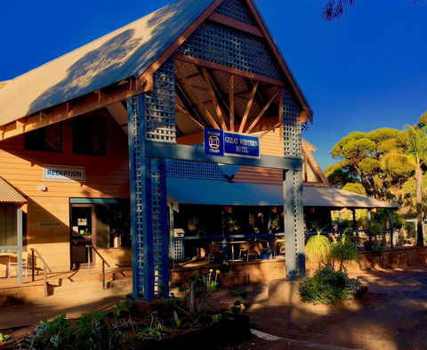 Great Western Travel Village - Tourism Noosa 0