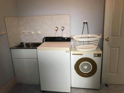 Guesthouse On Dolphin - Tourism Noosa 1