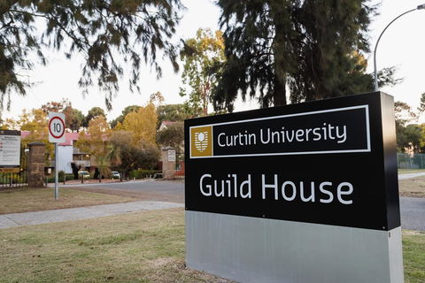 Guild House 6 Bedroom Flat - Tourism Noosa 1