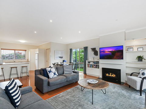 GUILDFORD COTTAGE - Tourism Noosa 2