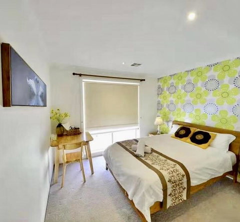 Halen's Hourse - Tourism Noosa 0