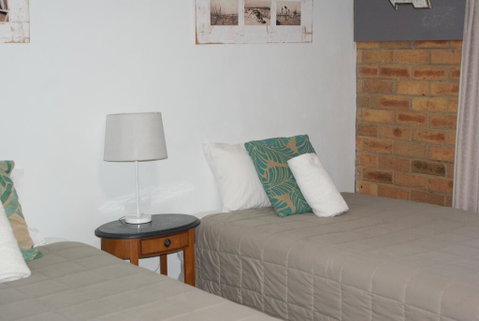 Hawks Nest Motel - Tourism Noosa 1
