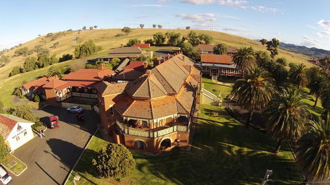 Hermitage Hill Country Retreat - Tourism Noosa 0