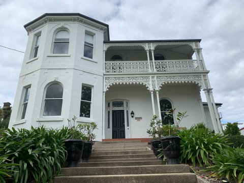 Highfield House - Tourism Noosa 0