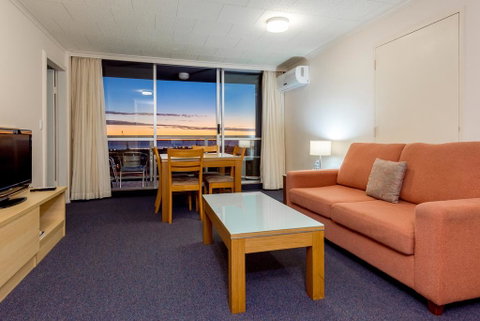 Highpoint International - Tourism Noosa 0
