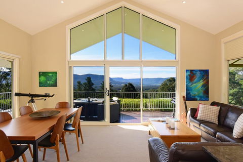 Hillcrest - Spectacular Views! - Tourism Noosa 2