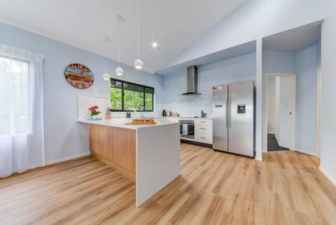 Hillside Haven - Airlie Beach - Tourism Noosa 1