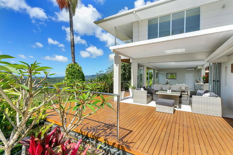 Hilltop Rainforest Retreat - Tourism Noosa 0