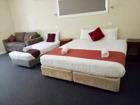 Hillview Farmstay - Tourism Noosa 2