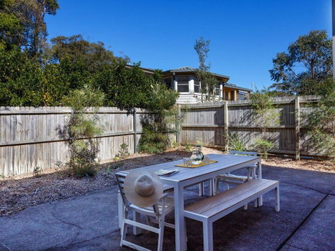 Hit The Beach - Tourism Noosa 2