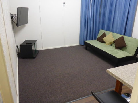 Holiday House Clermont - Tourism Noosa 3
