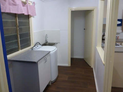 Holiday House Clermont - Tourism Noosa 1