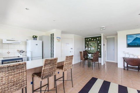 Home Away From Home With Sweeping Ocean Views - Unit 12, 60 Peregian Esplanade - Tourism Noosa 3