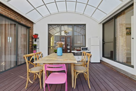 HomeHotel Cozy Duplex In Serene And Leafy Suburb - Tourism Noosa 1