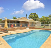 Hook Wine and Sinker Hervey Bay - Tourism Noosa