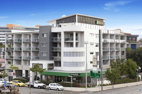 Hotel Chino - Tourism Noosa 2