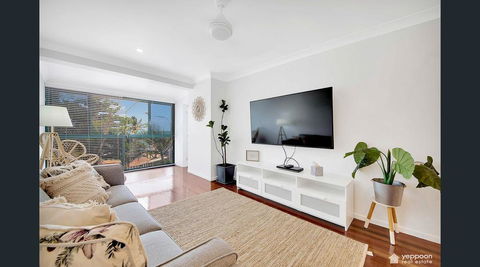 Island Vista - Tourism Noosa 1