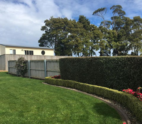 Jacaranda Retreat. Refreshing, Recharge, Relax ! - Tourism Noosa 1