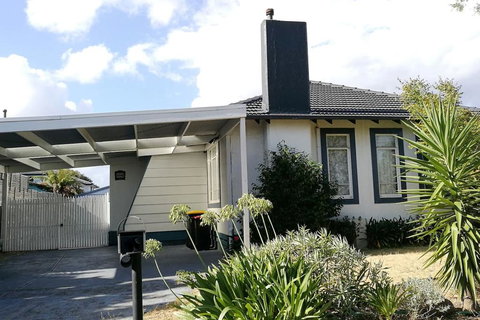 Jesson Crescent Dandenong Cozy House - Tourism Noosa 0