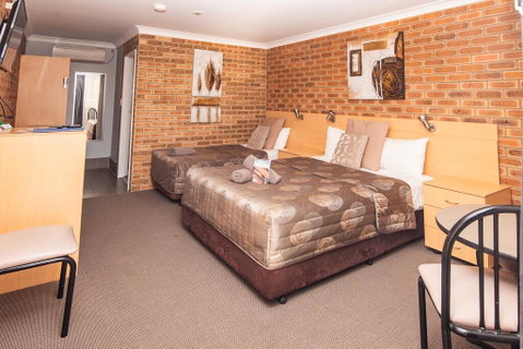 Jumbuck Motor Inn - Tourism Noosa 2