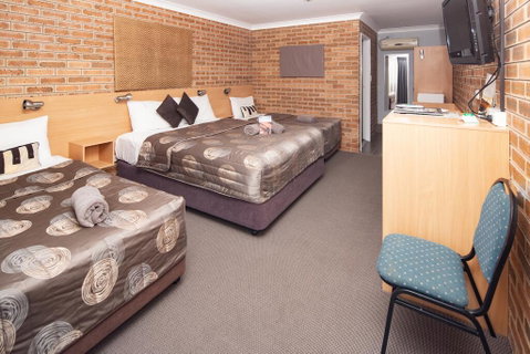 Jumbuck Motor Inn - Tourism Noosa 3