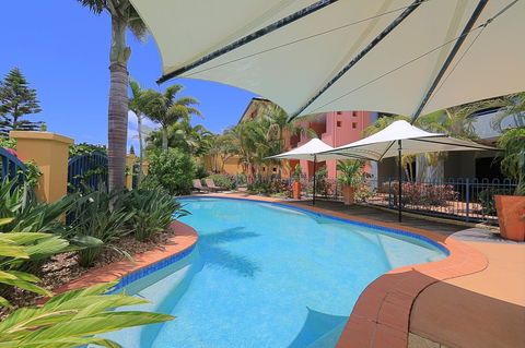 Kacy's Bargara Beach Motel - Tourism Noosa 2