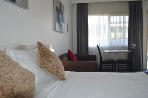 Karinga Motel, SureStay Hotel By Best Western - Tourism Noosa 0