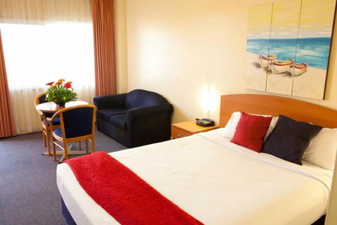 Karinga Motel, SureStay Hotel By Best Western - Tourism Noosa 3