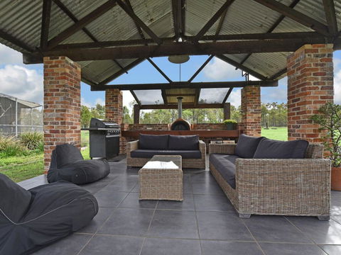 Kelman Cottage - Tucked Away With Pool + Native Wildlife - Tourism Noosa 0