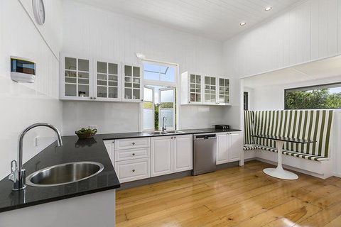 Kenilworth Boutique Accommodation - Tourism Noosa 0