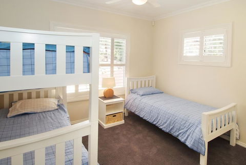 Kestral Ashore - Tourism Noosa 2