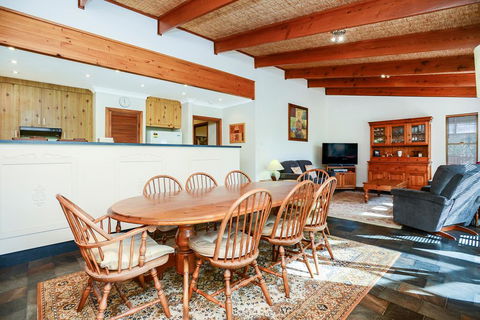 Kestrel Lodge Port Willunga - Tourism Noosa 2