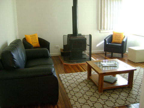 King Cottage - Tourism Noosa 2