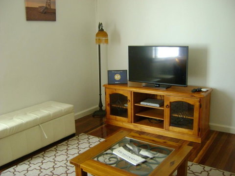 King Cottage - Tourism Noosa 3
