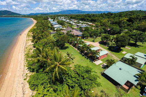 King Reef Beach House - Tourism Noosa 0